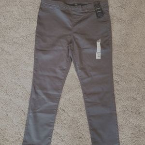NWT Grey Mid-rise Super stretch Skinny leg jeggings size 18W
